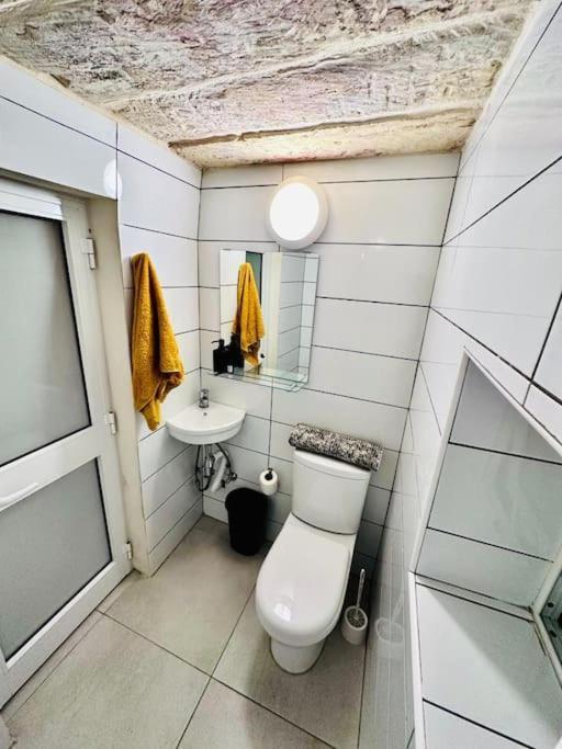 Апартаменти Town House 91 Вікторія Екстер'єр фото